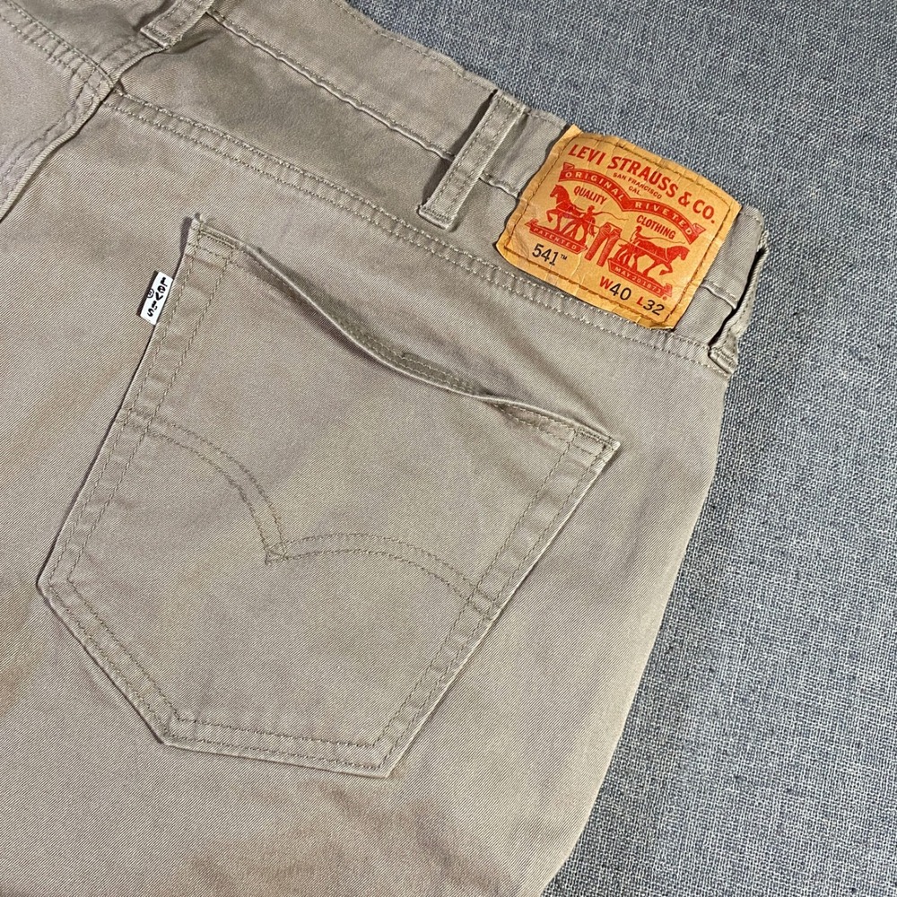 Levi 541 Athletic Fit White Tab Khaki Chinos Mens W40‎ L32 Casual Work Pants